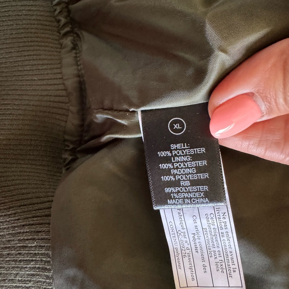 Women’s puffer jacket with pockets